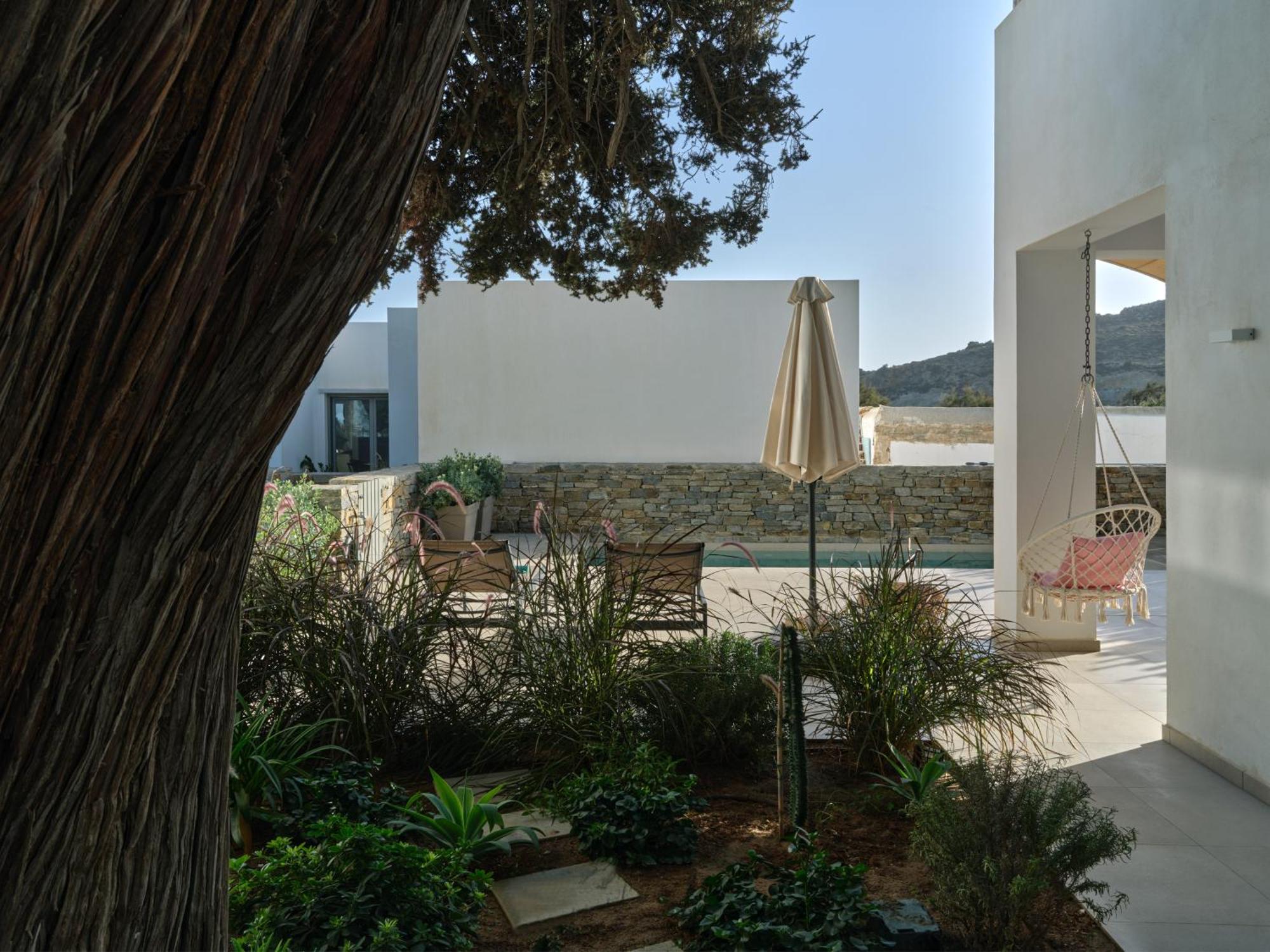 Private Luxury Scarlet Beachfront Villa, Molos, Paros Molos  Exterior photo